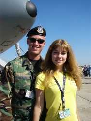 Американские пилоты - гости МАКСа - очень просили сфотографироваться на память с нашей русской Катюшей из Инфотеха  